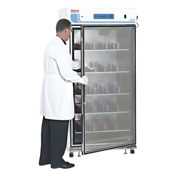 Thermo Scientific™ Large Capacity / Reach-In CO₂ Incubator – 29 cu. ft. / 821 L 3950